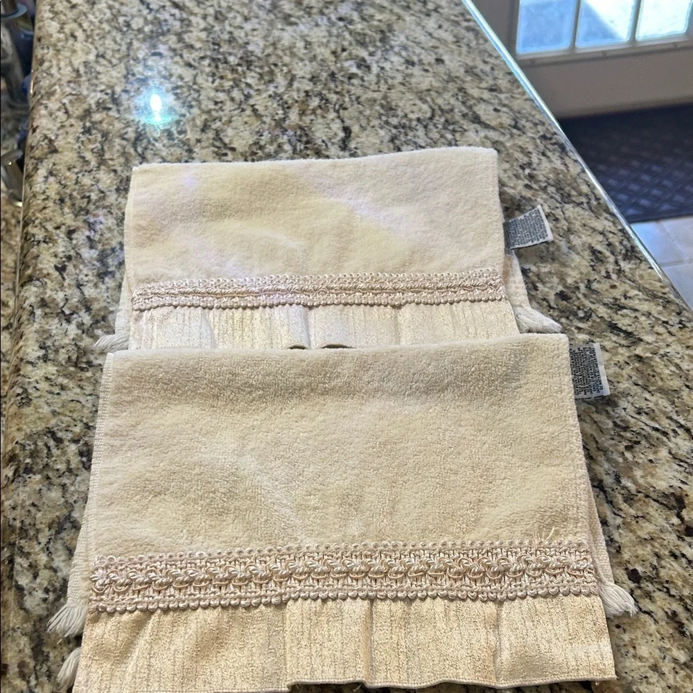 Avanti Cream Decorative Towels